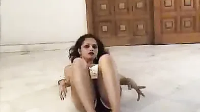 This Hot Indian Babe Gives An Erotic Dance - Vivien Martines