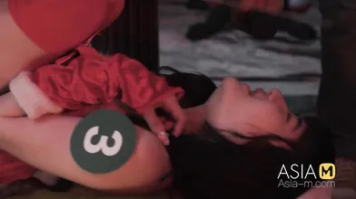 Trailer-Christmas Fuck Game Show-Xia Qing Zi. Shen Na Na. Xue Qian Xia. -MD-0080-Best Original Asia