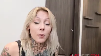 Tattooed babe Nayomi Sharp sucks Sascha's big cock