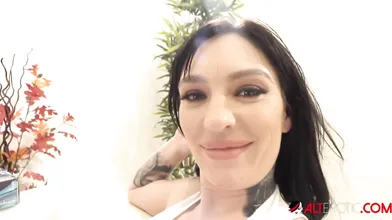 Misha Montana fucks Evilyn Ink after being tattooed