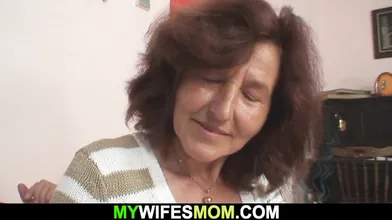 My girlfriends mom sucks and rides cock