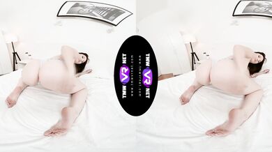 Fighting boredom with orgasming pussy