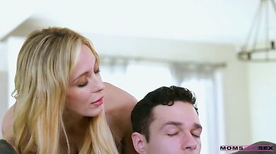 No Looking At Stepmommy - S19:E4