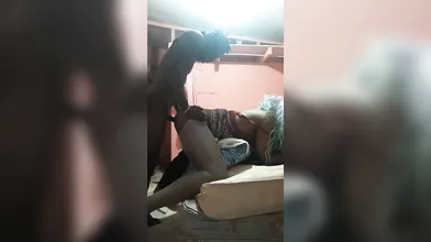 Blacks said to kotch on the head of the bed