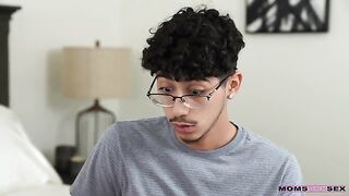 Stepmom Knows What Boys Think About - S19:E10