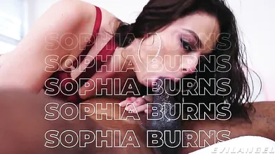 SOPHIA BURNS Deepthroat & Facial 3-Way