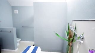Stepmom And I Get Dirty In A Tub Made For Two - S8:E4