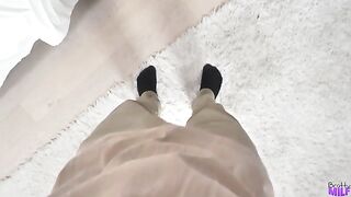 Stepmom Knows How To Dress For Success - S8:E7