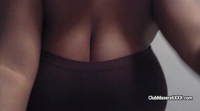 Foxy brown cam show