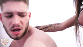 Lucky guy got fucked by Shemale