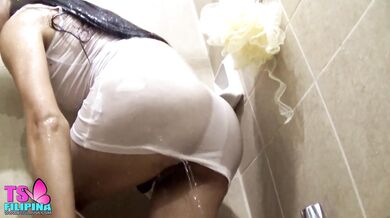 Girlfriend Vriana Shower After Work