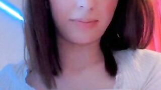 Web cam girl showing boobs