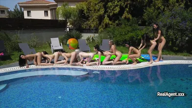 Party lesbian circle