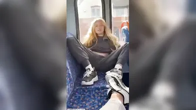 Girl masturbate in the bus