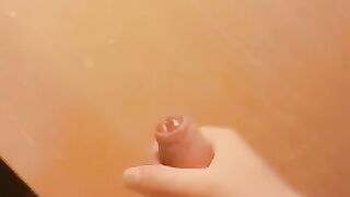 GeiloBoyzp cumming on Table