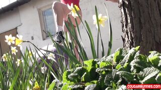 Leotard, Daffodils