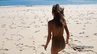 Naked babe on the beach