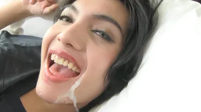 Sofie	:	Brooklyn Be Mine Jerk Off Facial
