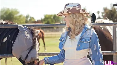 How A Real Cowgirl Rides - S2:E1