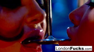 London and Nikka Noir Reflect