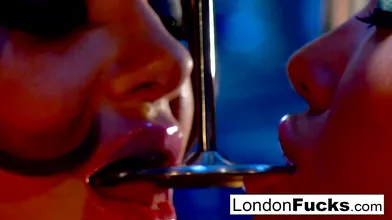 London and Nikka Noir Reflect