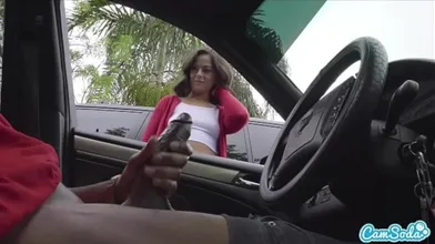 Flash De Polla! Linda Chica Me Hace Una Paja En Un Estacionamiento Público Después De Ver Mi Gran