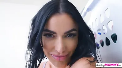 My Friends Sexy Stepmom - S1:E2