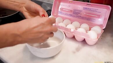 Stepmoms Fertility Juice - S4:E4