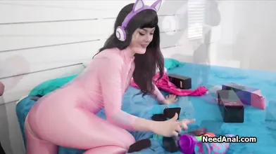 Alien dildos and cock for gf hotties gorgeous butt