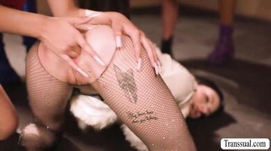 Fucking trans! fuck me harder and make me squirt!