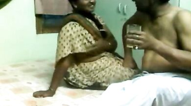 Amateur Housewife Sucking Off
