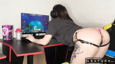 Stepsister Aroused in the Rink JERKED OFF and then did ALMOST RAMPAGE DOTA 2