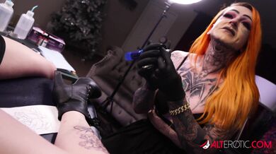 Robin Coffins Breaks in Tattoo Artist Madame Ouija Into Tattooing and Fucking!
