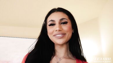 Ariana Starr Tries a Fun Experiment
