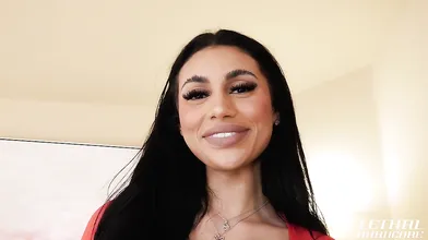 Ariana Starr Tries a Fun Experiment