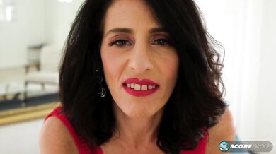 Keli Richards DPs Herself