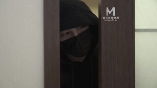 MD-0137 The thief broke into the vagina by mistake