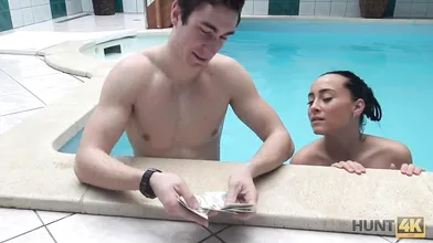 Hunter picked up slut Anna Rose for nice sex in private pool