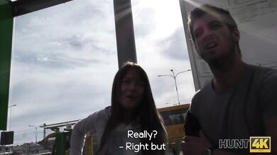 Tricky guy fucks for cash hot chick who needed accommodation