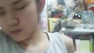 Cute Chinese Masturbating