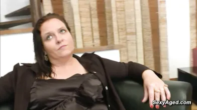 French BBW mature lady Kate anal fucked and fisted on the sofa