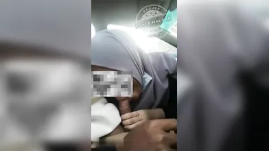 Malay Wife Can't Fuck At Home, She Gives Bj In Car
