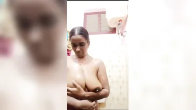 Kerala Mom Bathing