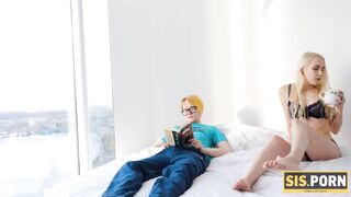 Angry Stepsister Takes Care of Dick by Her Relaxing Beloved