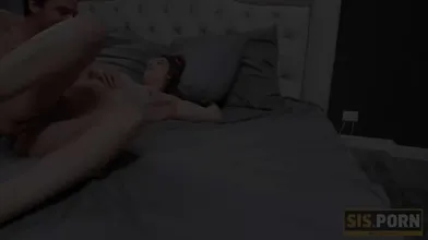 Guy Wakes Up and Shoves Boner into Stepsister’s Tight Pussy