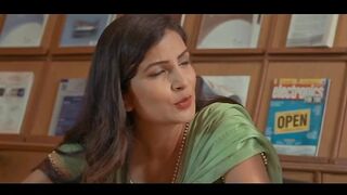 BUS ME RAVI NE CHALAI JOYTI KI CHUT ME UGLY