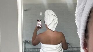 Naughty Wife Drop Her Towel To Show Her Slimwaist and Big Ass
