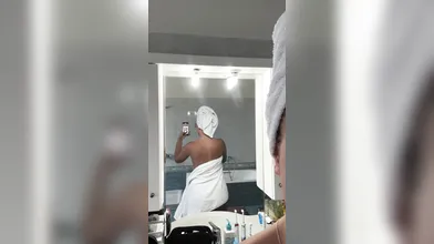 Naughty Wife Drop Her Towel To Show Her Slimwaist and Big Ass