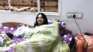 Sexy Indian Boobed Aunty LIVE NOW = cambirds dot com