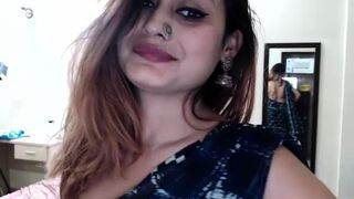 Amateur Indian Desi Masturbation On Webcam
